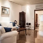 Accademia Terrazza شقة *