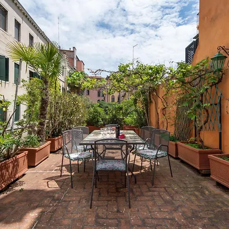 شقة Accademia Terrazza