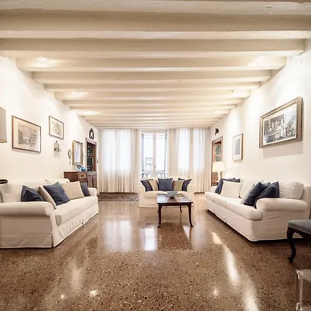 Apartment Accademia Terrazza Venedig