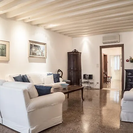 Apartment Accademia Terrazza Venedig