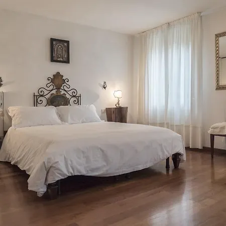 Apartment Accademia Terrazza Venedig