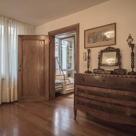 Accademia Terrazza Apartment *