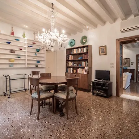 Accademia Terrazza Appartement *