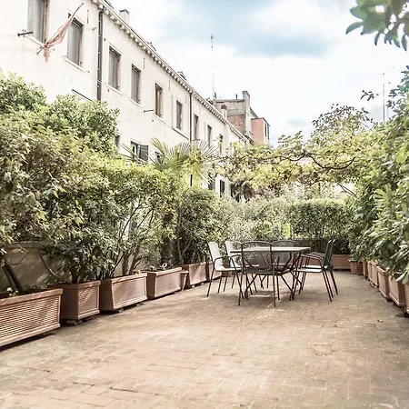 Accademia Terrazza Apartment *