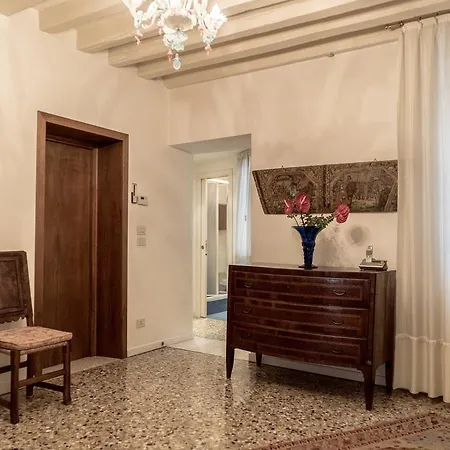 Accademia Terrazza Apartment