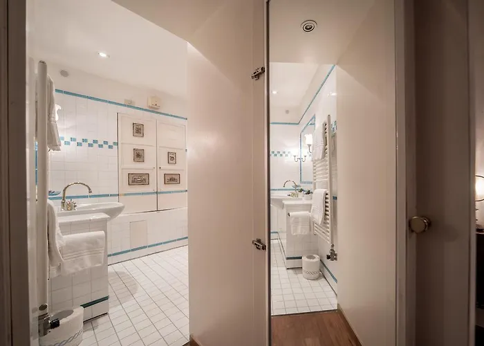 学院露台公寓 *