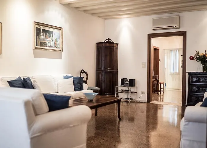 Accademia Terrazza 아파트 *