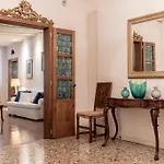 Accademia Terrazza Apartment Venedig